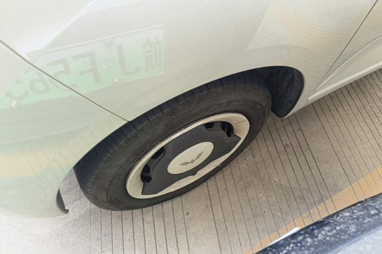Used Wuling Hongguang MINIEV 2024 3rd Generation 215km Youth Edition Left Front Wheel Hub