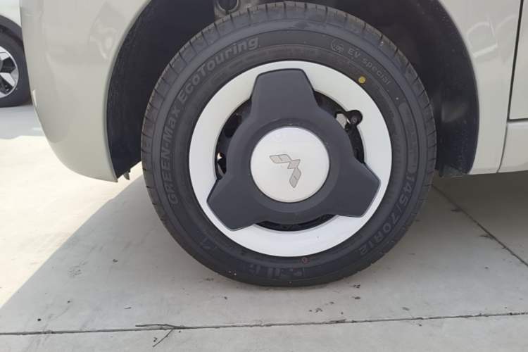 Used Wuling Hongguang MINIEV 2024 3rd Generation 215km Youth Edition Left Front Wheel Hub