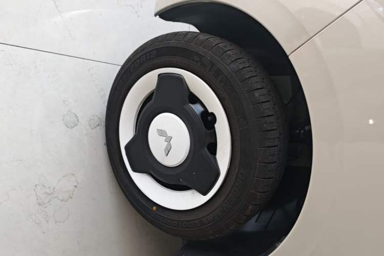 Used Wuling Hongguang MINIEV 2024 3rd Generation 215km Youth Edition Left Front Wheel Hub