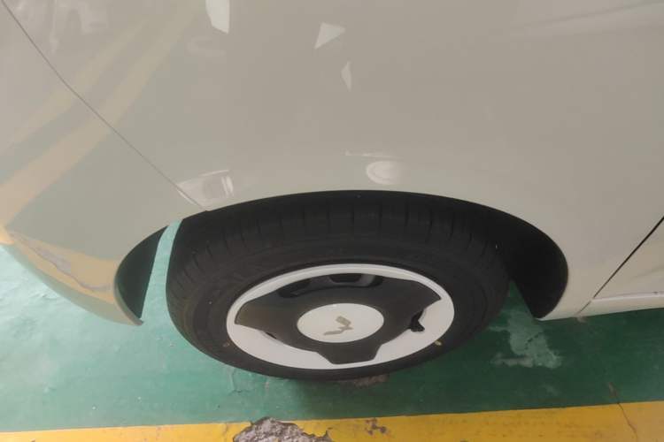 Used Wuling Hongguang MINIEV 2024 3rd Generation 215km Youth Edition Left Front Wheel Hub