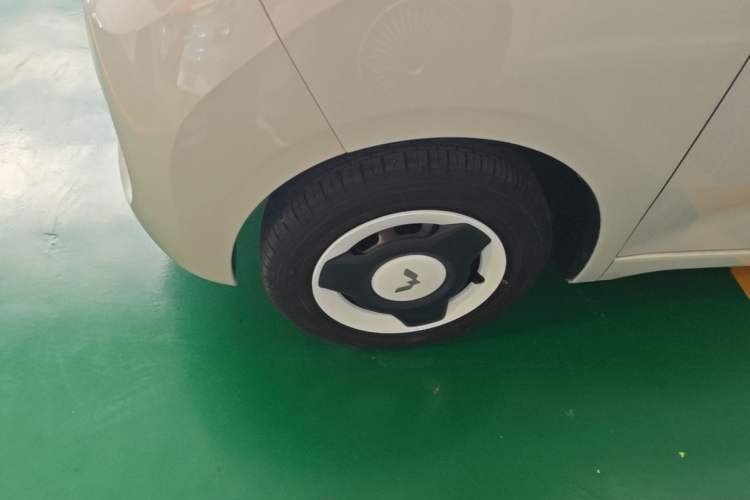 Used Wuling Hongguang MINIEV 2024 3rd Generation 215km Youth Edition Left Front Wheel Hub