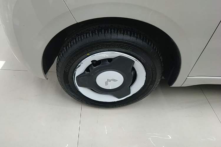 Used Wuling Hongguang MINIEV 2024 3rd Generation 215km Youth Edition Left Front Wheel Hub