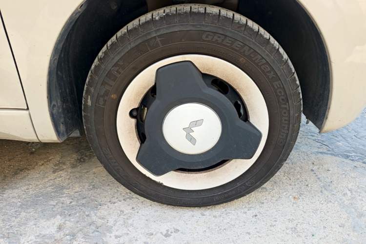 Used Wuling Hongguang MINIEV 2024 3rd Generation 215km Youth Edition Left Front Wheel Hub