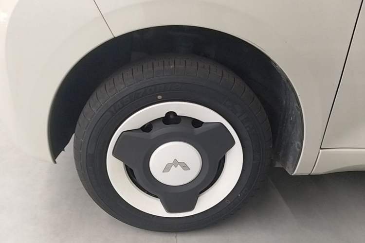 Used Wuling Hongguang MINIEV 2024 3rd Generation 215km Youth Edition Left Front Wheel Hub