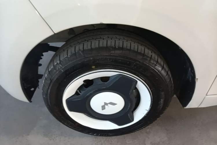 Used Wuling Hongguang MINIEV 2024 3rd Generation 215km Youth Edition Left Front Wheel Hub