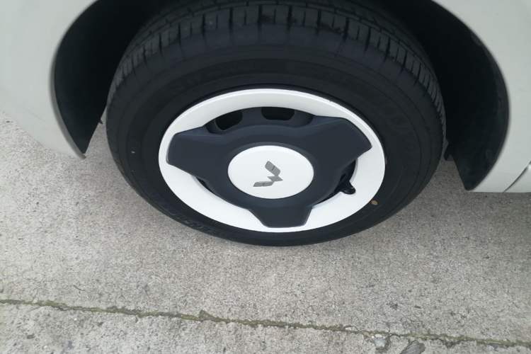 Used Wuling Hongguang MINIEV 2024 3rd Generation 215km Youth Edition Left Front Wheel Hub