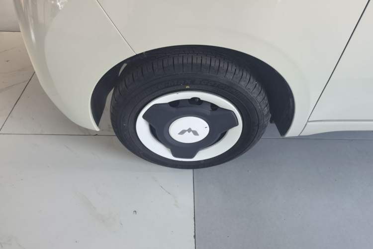 Used Wuling Hongguang MINIEV 2024 3rd Generation 215km Youth Edition Left Front Wheel Hub