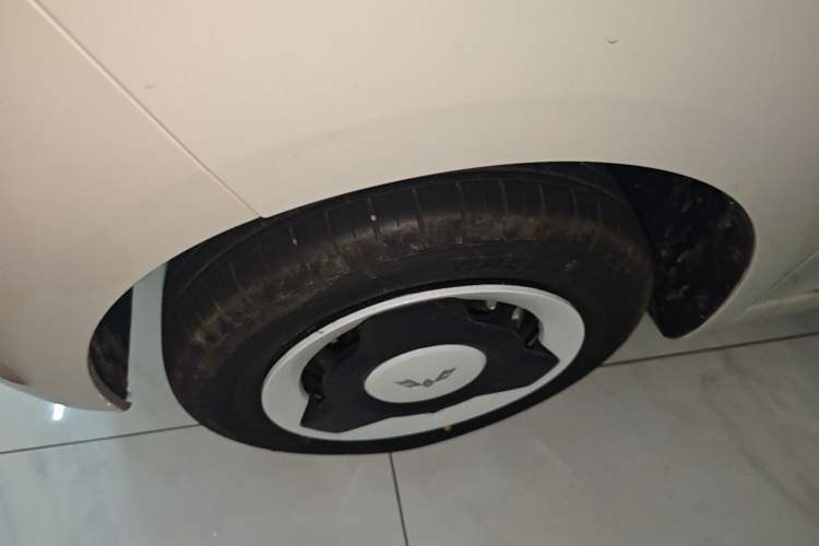 Used Wuling Hongguang MINIEV 2024 3rd Generation 215km Youth Edition Left Front Wheel Hub