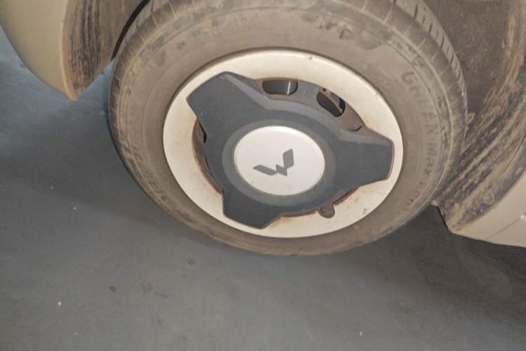 Used Wuling Hongguang MINIEV 2024 3rd Generation 215km Youth Edition Left Front Wheel Hub