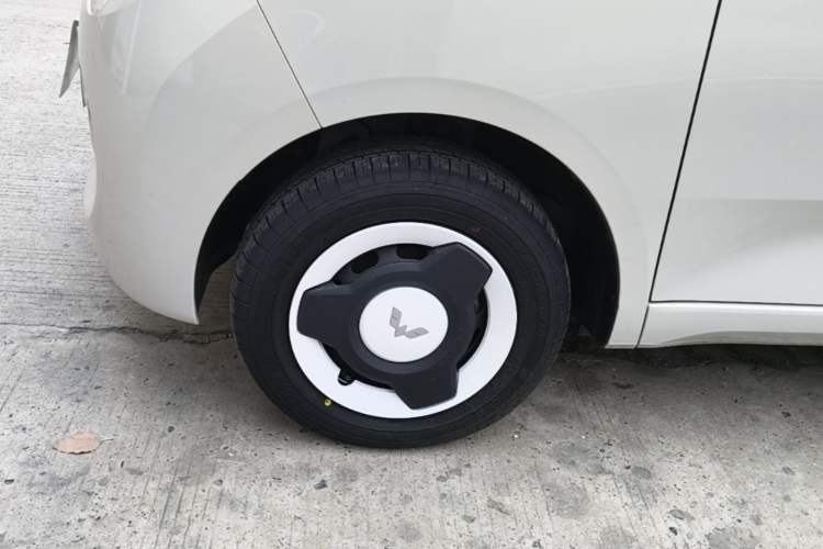 Used Wuling Hongguang MINIEV 2024 3rd Generation 215km Youth Edition Left Front Wheel Hub