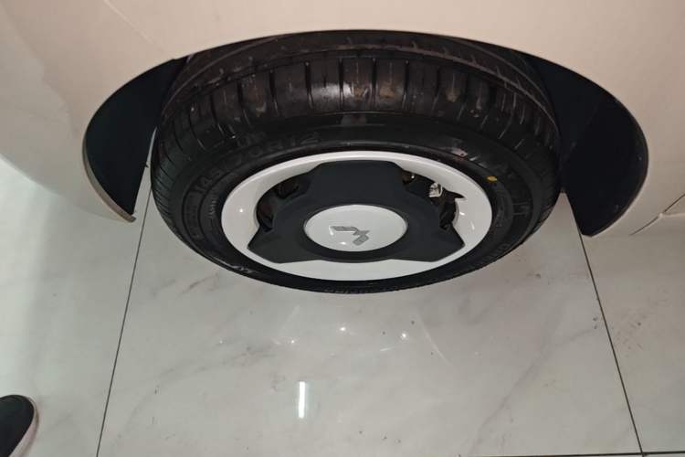 Used Wuling Hongguang MINIEV 2024 3rd Generation 215km Youth Edition Left Front Wheel Hub