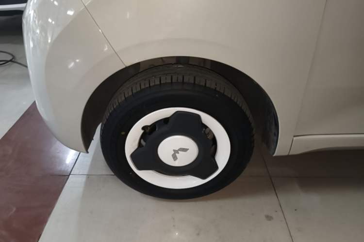 Used Wuling Hongguang MINIEV 2024 3rd Generation 215km Youth Edition Left Front Wheel Hub