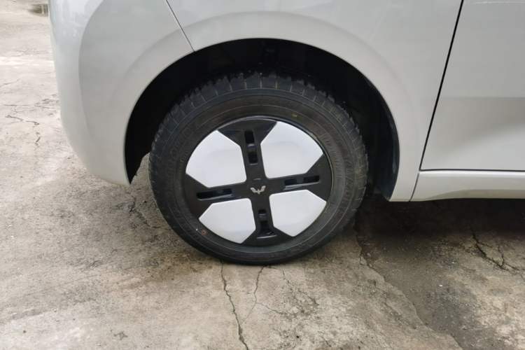 Used Wuling Hongguang MINIEV 2024 3rd Generation 215km Youth Edition Left Front Wheel Hub