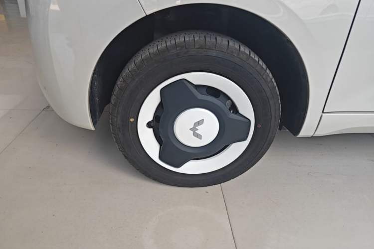 Used Wuling Hongguang MINIEV 2024 3rd Generation 215km Youth Edition Left Front Wheel Hub
