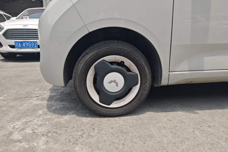 Used Wuling Hongguang MINIEV 2024 3rd Generation 215km Youth Edition Left Front Wheel Hub