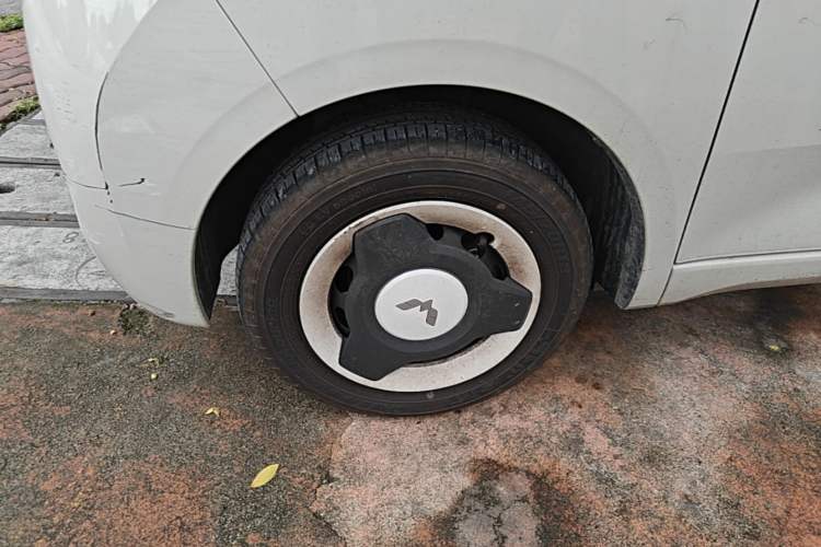 Used Wuling Hongguang MINIEV 2024 3rd Generation 215km Youth Edition Left Front Wheel Hub