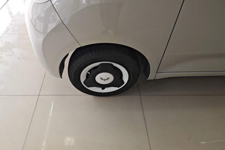 Used Wuling Hongguang MINIEV 2024 3rd Generation 215km Youth Edition Left Front Wheel Hub