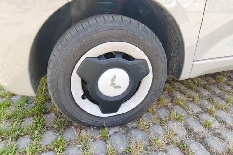 Used Wuling Hongguang MINIEV 2024 3rd Generation 215km Youth Edition Left Front Wheel Hub