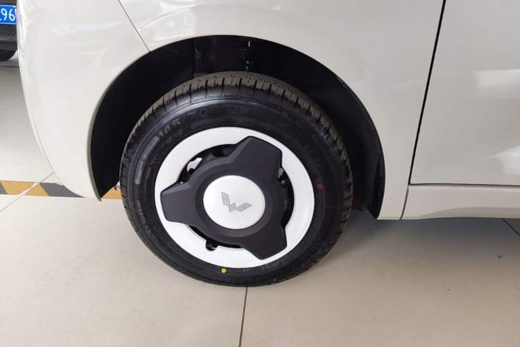 Used Wuling Hongguang MINIEV 2024 3rd Generation 215km Youth Edition Left Front Wheel Hub