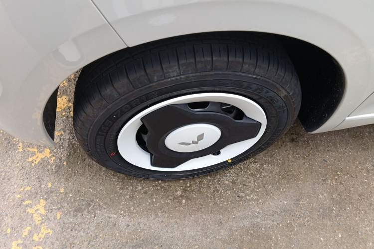 Used Wuling Hongguang MINIEV 2024 3rd Generation 215km Youth Edition Left Front Wheel Hub