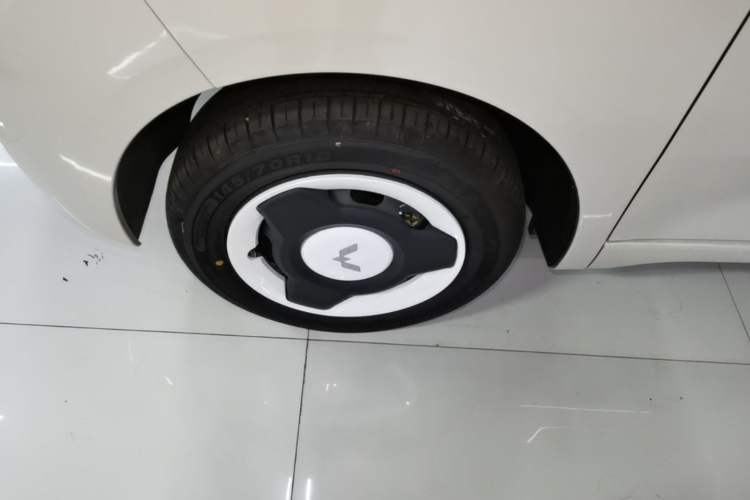 Used Wuling Hongguang MINIEV 2024 3rd Generation 215km Youth Edition Left Front Wheel Hub