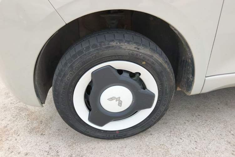 Used Wuling Hongguang MINIEV 2024 3rd Generation 215km Youth Edition Left Front Wheel Hub