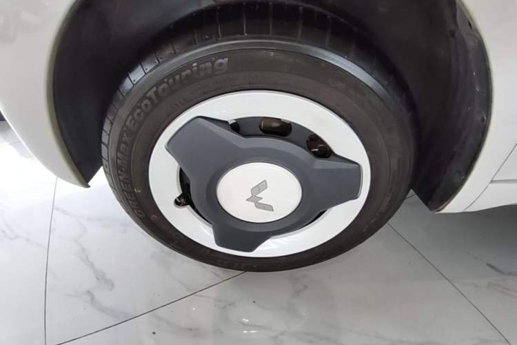 Used Wuling Hongguang MINIEV 2024 3rd Generation 215km Youth Edition Left Front Wheel Hub