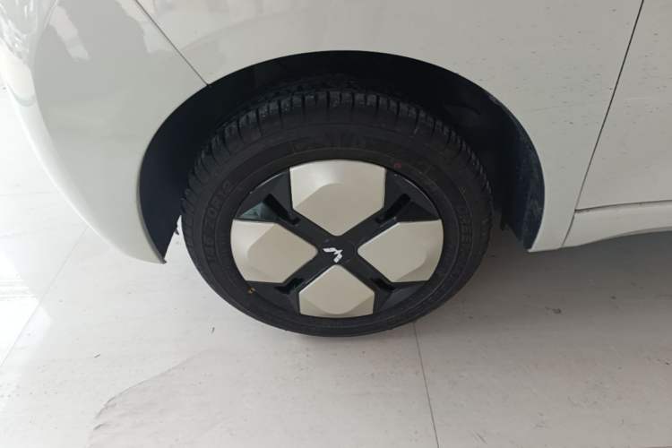 Used Wuling Hongguang MINIEV 2024 3rd Generation 215km Youth Edition Left Front Wheel Hub