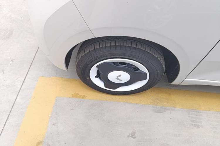 Used Wuling Hongguang MINIEV 2024 3rd Generation 215km Youth Edition Left Front Wheel Hub