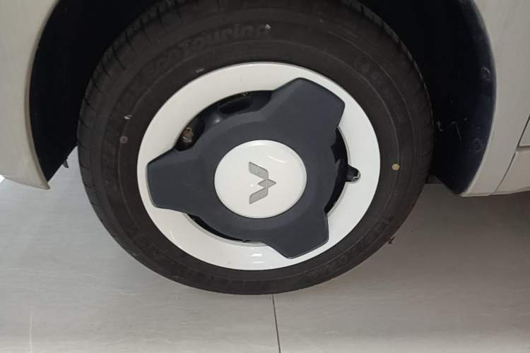 Used Wuling Hongguang MINIEV 2024 3rd Generation 215km Youth Edition Left Front Wheel Hub