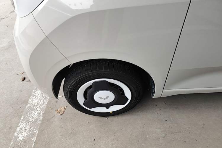 Used Wuling Hongguang MINIEV 2024 3rd Generation 215km Youth Edition Left Front Wheel Hub