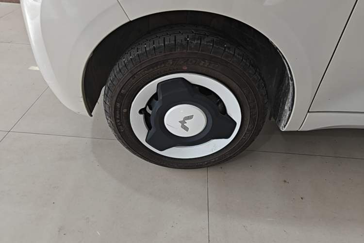 Used Wuling Hongguang MINIEV 2024 3rd Generation 215km Youth Edition Left Front Wheel Hub