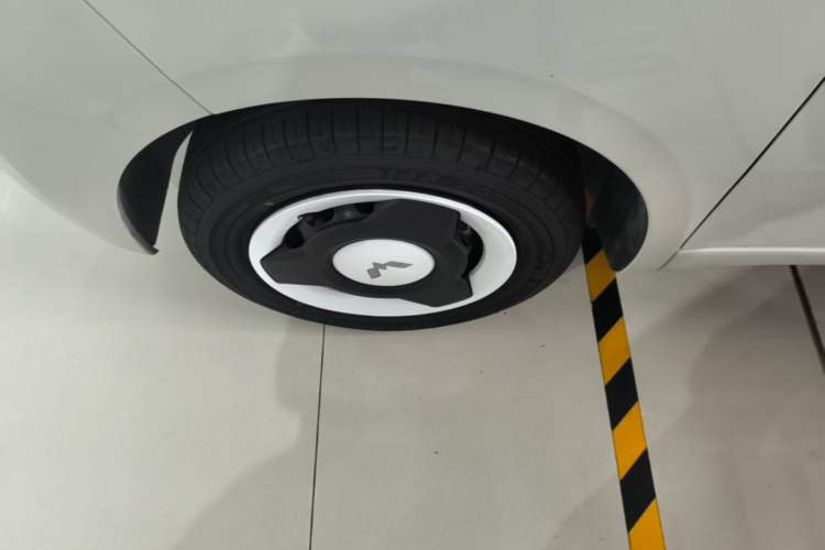 Used Wuling Hongguang MINIEV 2024 3rd Generation 215km Youth Edition Left Front Wheel Hub