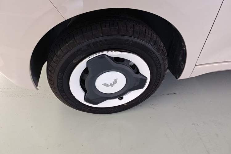 Used Wuling Hongguang MINIEV 2024 3rd Generation 215km Youth Edition Left Front Wheel Hub