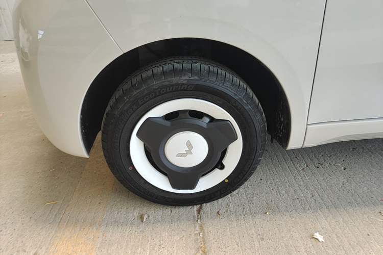 Used Wuling Hongguang MINIEV 2024 3rd Generation 215km Youth Edition Left Front Wheel Hub
