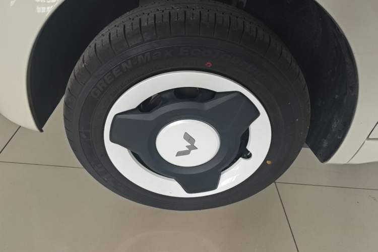 Used Wuling Hongguang MINIEV 2024 3rd Generation 215km Youth Edition Left Front Wheel Hub