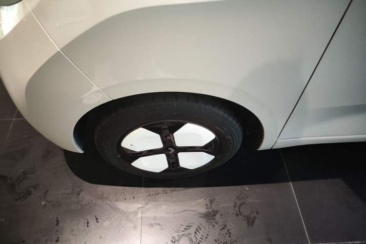 Used Wuling Hongguang MINIEV 2024 3rd Generation 215km Advanced Version Left Front Wheel Hub