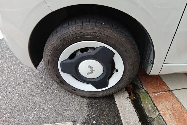 Used Wuling Hongguang MINIEV 2024 3rd Generation 215km Youth Edition Left Front Wheel Hub
