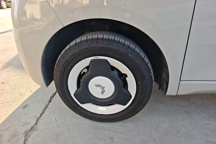 Used Wuling Hongguang MINIEV 2024 3rd Generation 215km Youth Edition Left Front Wheel Hub