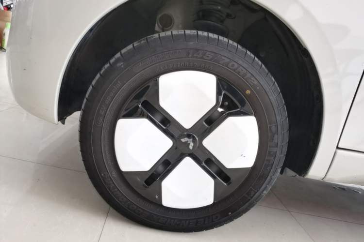 Used Wuling Hongguang MINIEV 2024 3rd Generation 215km Advanced Version Left Front Wheel Hub