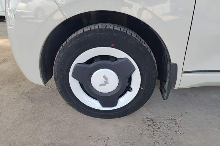 Used Wuling Hongguang MINIEV 2024 3rd Generation 215km Youth Edition Left Front Wheel Hub