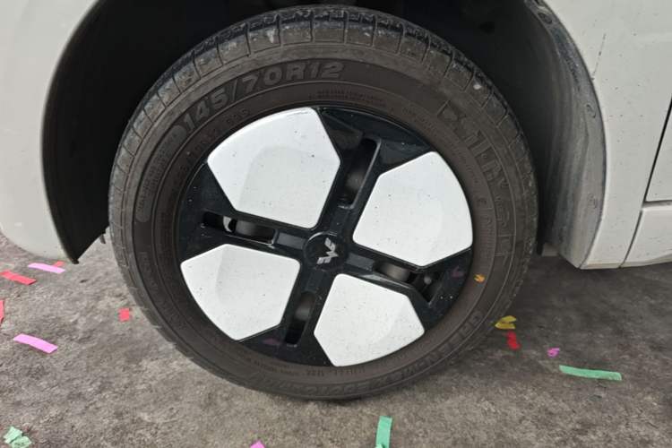 Used Wuling Hongguang MINIEV 2024 3rd Generation 215km Youth Edition Left Front Wheel Hub
