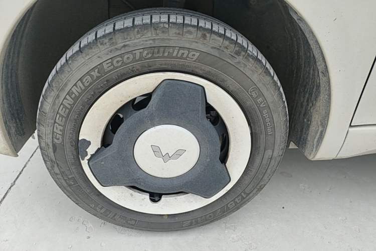 Used Wuling Hongguang MINIEV 2024 3rd Generation 215km Youth Edition Left Front Wheel Hub