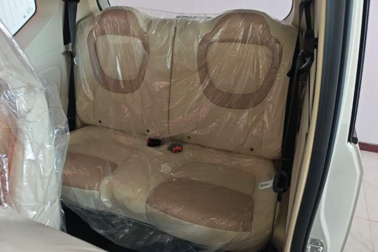 Used Wuling Hongguang MINIEV 2024 3rd Generation 215km Youth Edition Left Rear Seat