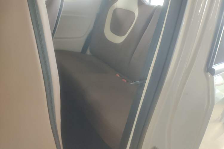 Used Wuling Hongguang MINIEV 2024 3rd Generation 215km Youth Edition Left Rear Seat