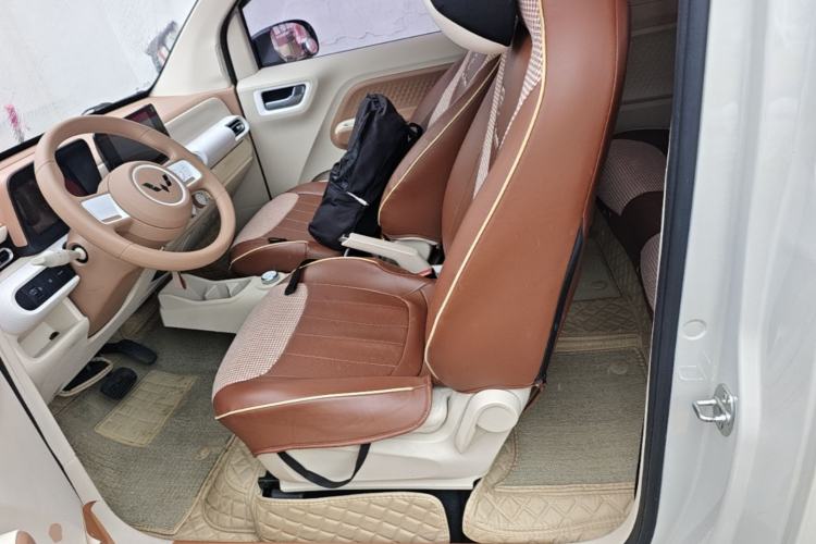 Used Wuling Hongguang MINIEV 2024 3rd Generation 215km Advanced Version Left Rear Seat