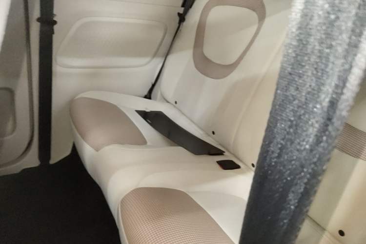 Used Wuling Hongguang MINIEV 2024 3rd Generation 215km Youth Edition Left Rear Seat