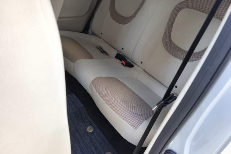 Used Wuling Hongguang MINIEV 2024 3rd Generation 215km Youth Edition Left Rear Seat