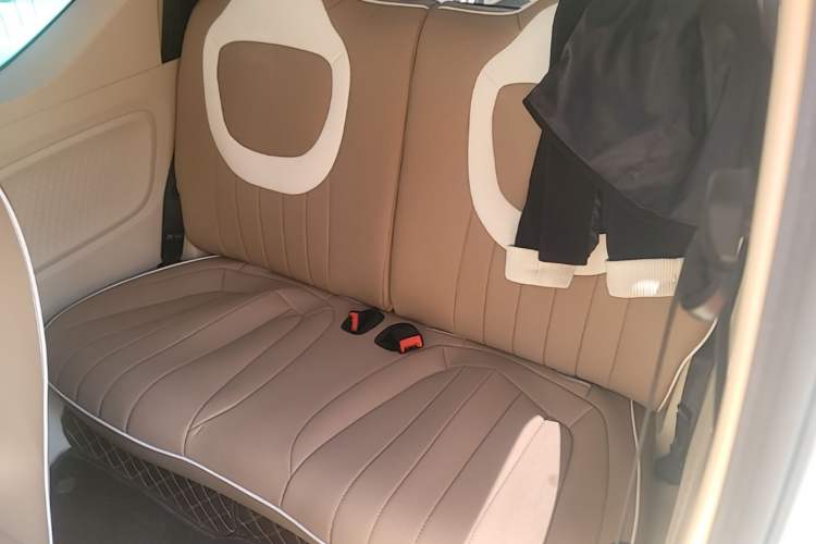 Used Wuling Hongguang MINIEV 2024 3rd Generation 215km Youth Edition Left Rear Seat