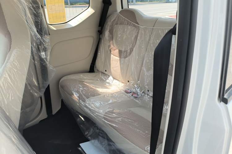Used Wuling Hongguang MINIEV 2024 3rd Generation 215km Youth Edition Left Rear Seat